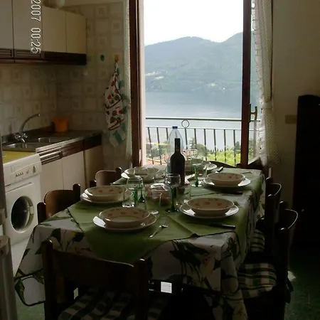 Casa Giulia Brentano בית נופש Mezzegra